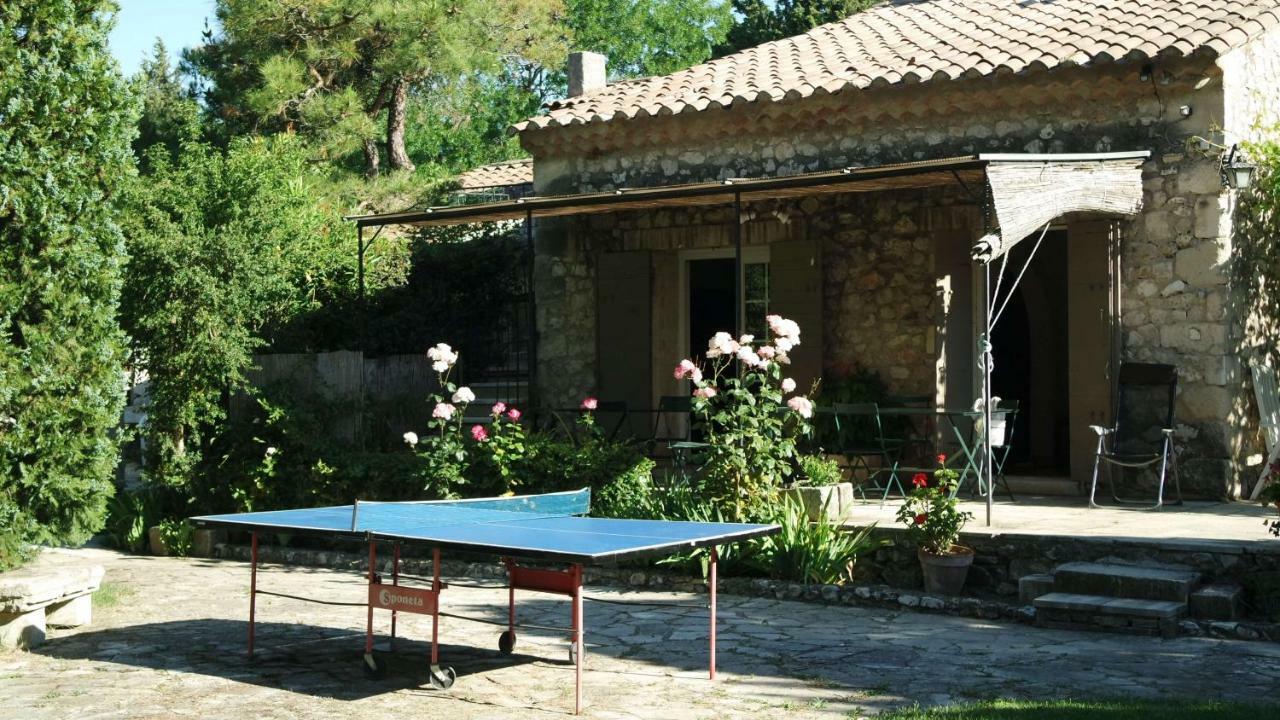 Mas Grimaud - Gite- Studio Et Chambres D'Hotes Familiales Eygalieres  Exterior photo